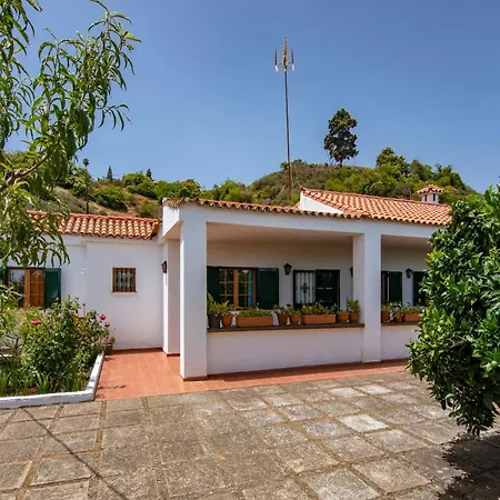 On A Fruit Farm In La Lechuza Holiday home Vega de San Mateo